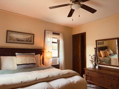 Cate’s Place | near Lake Michigan, trails and more