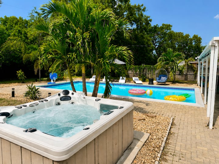 Family Pool Home W/ Hot Tub Near Clearwater Beach - Clearwater, FL