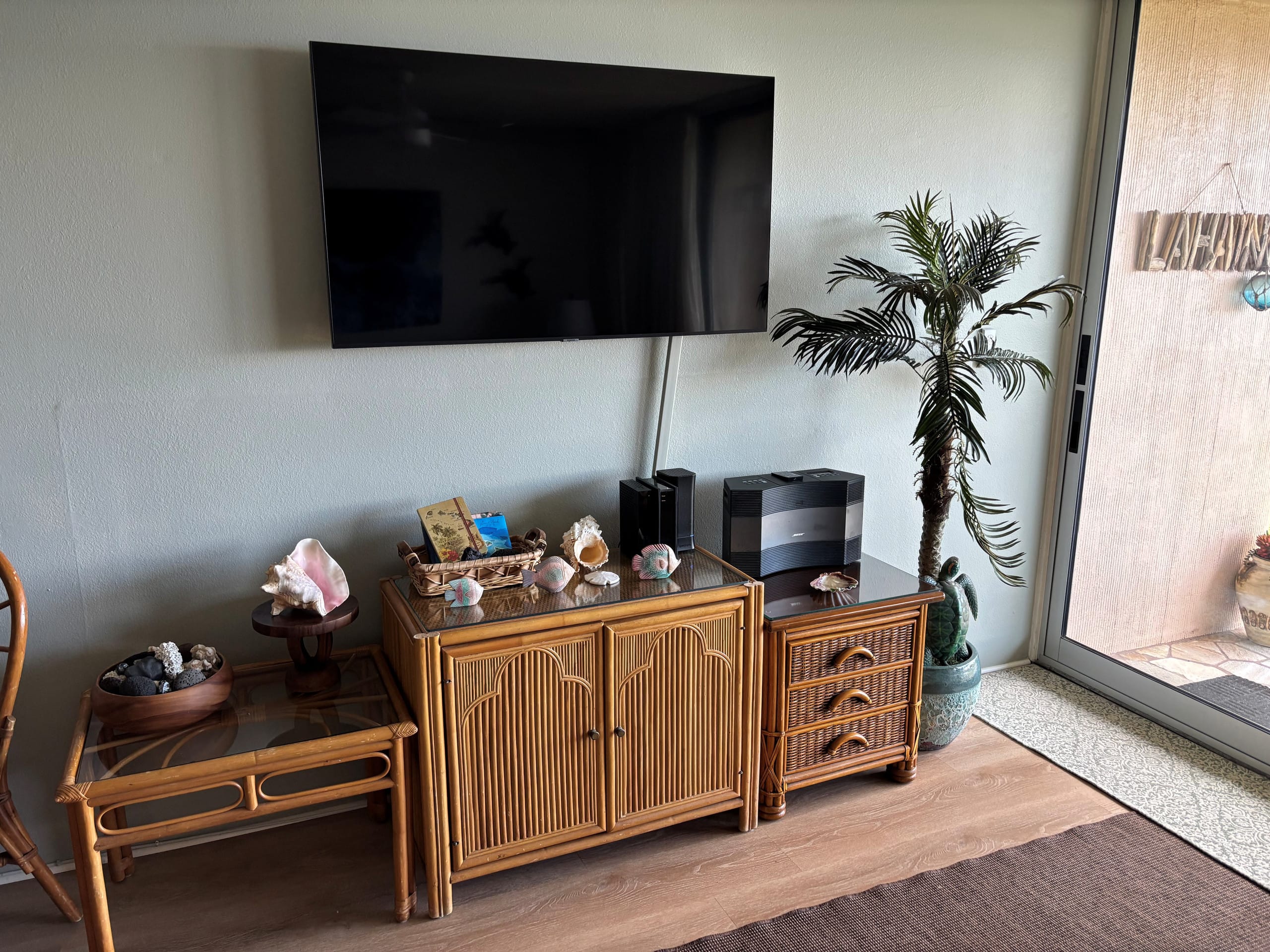Condo in Lahaina · ★4.88 · 1 bedroom · 1 bed · 1 private bath - Image 7