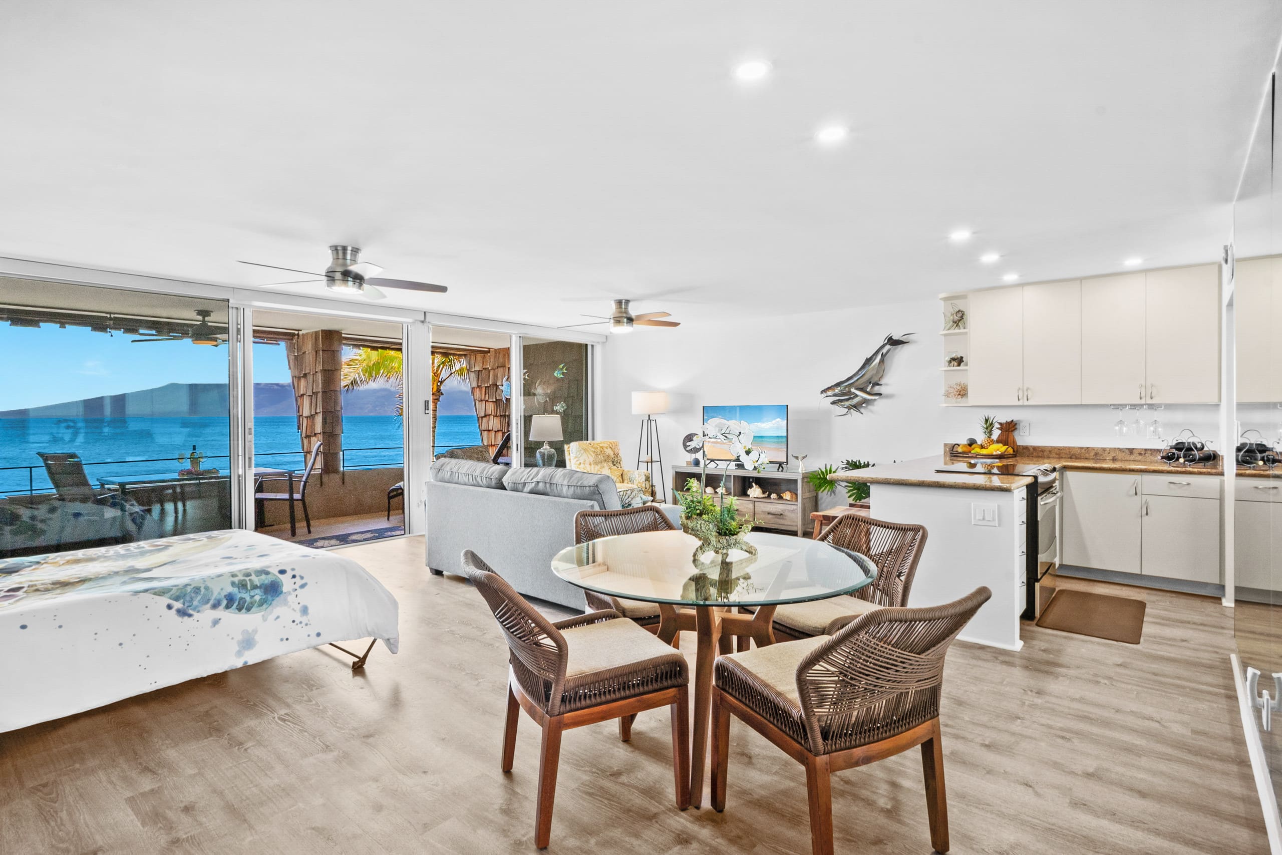Condo in Lahaina · ★5.0 · 1 bedroom · 3 beds · 1 private bath - Image 3