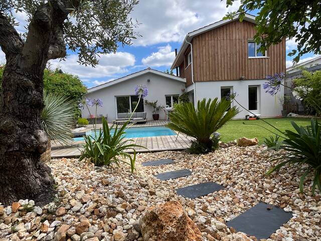 Oasis cachée à 2km de Bordeaux centre avec piscine gallery image 4