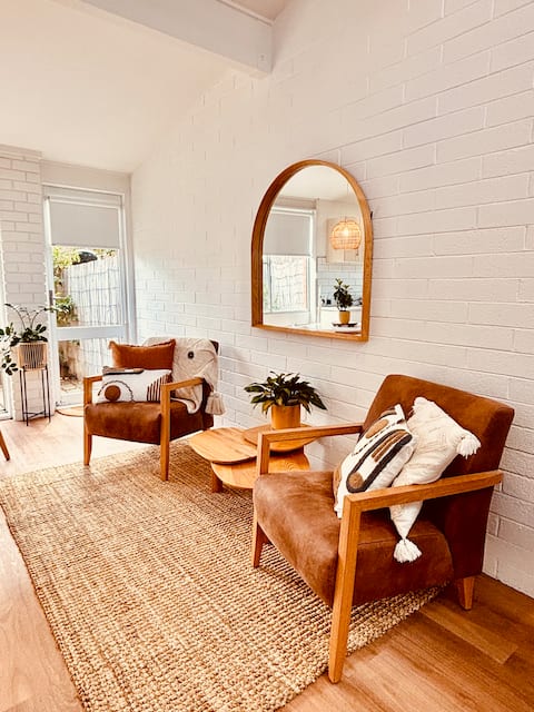Top Airbnb: "This Must Be the Place" Studio 2 in City Of Launceston