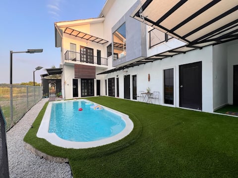 Four (4) Rooms With Private Pool @ Villa A&A