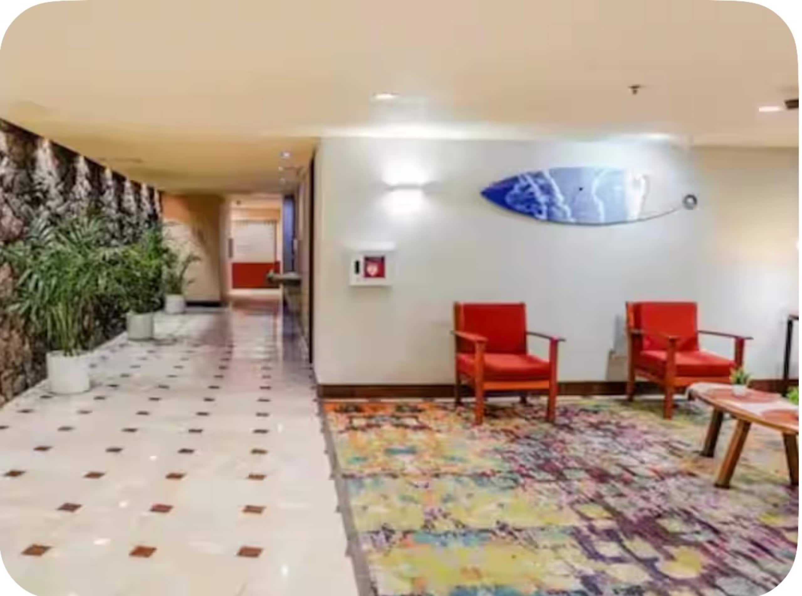 Lovely King Bed FREE Assigned Parking Pool Waikiki - Image 45