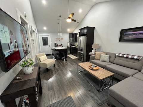 Successful Airbnb property: Quaint Sandpoint Beach Getaway in Windsor