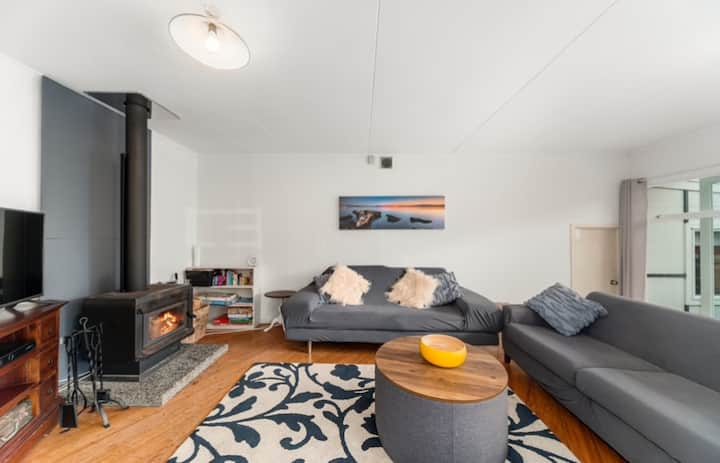 Kereru Lodge 2 Mile Bay - Wi Fi - Trailer Parking - Taupō