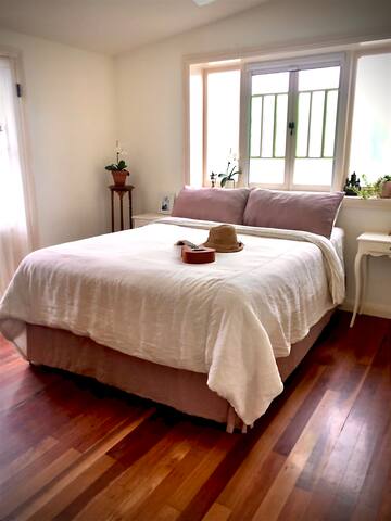 Big Love – Byron Hinterland with salt pool & sauna gallery image 2