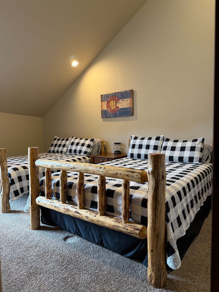 2 מיטות זוגיות