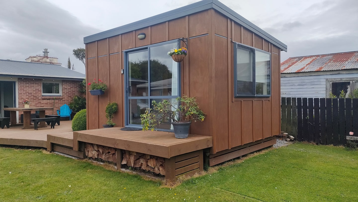 Quiet Garden Cabin 1
