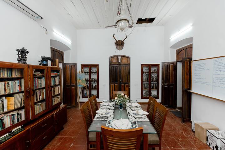 Dining area image 1