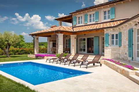 Villa Julia - peace with a panoramic sea view