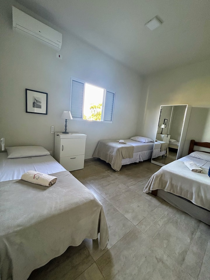 Chumba cha kulala cha 3, vitanda 3 vya mtu mmoja