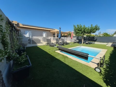 Ardèche gîte, air conditioning, 3 bedrooms, private heated pool