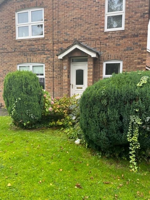 2 bedroom ground floor apartment near hospital