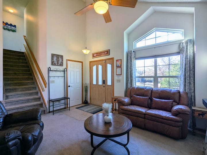 Cozy Home W/ Pikes Peak Views - 科羅拉多泉
