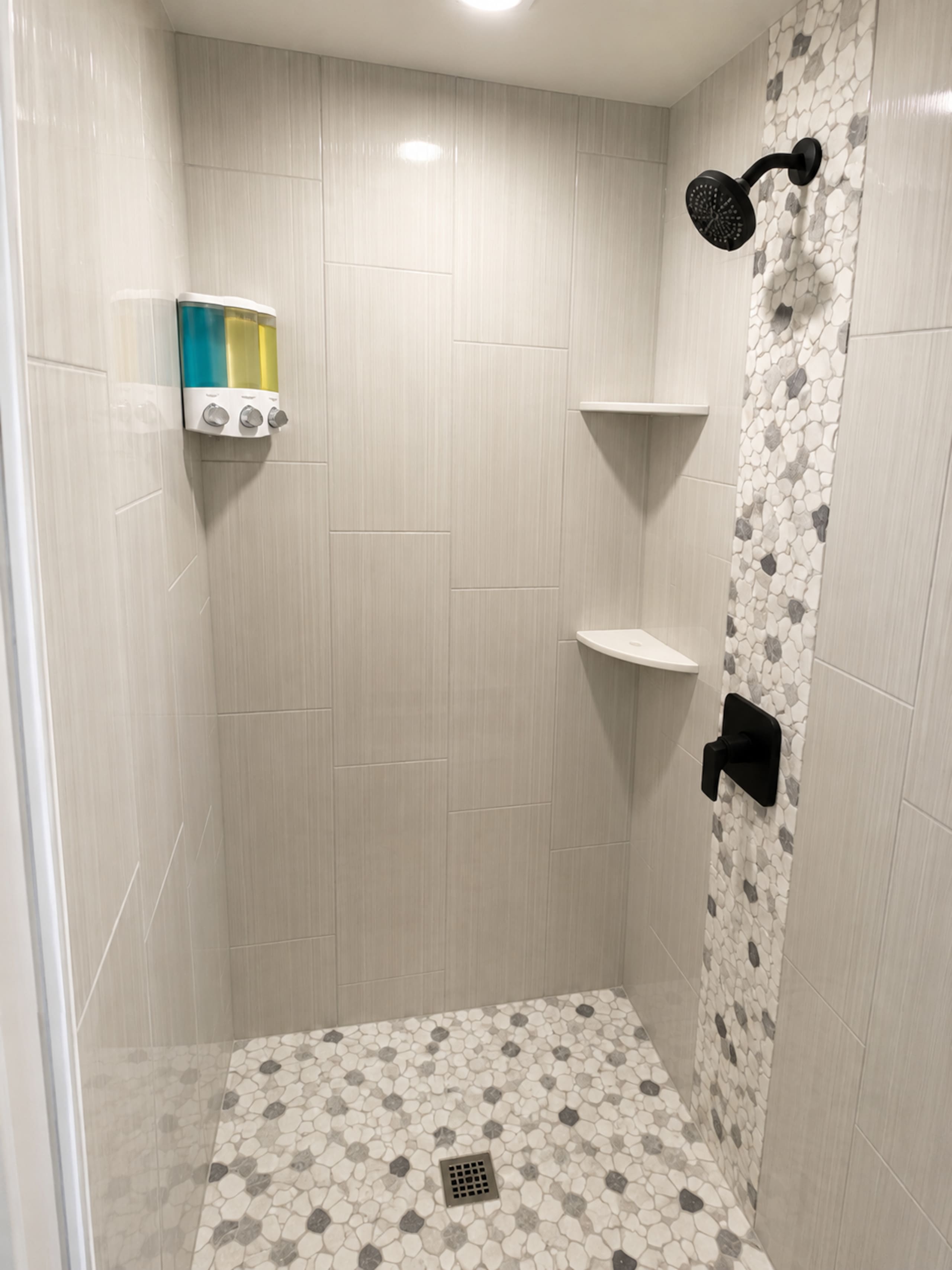 Condo in Honolulu · ★4.88 · 1 bedroom · 2 beds · 1 private bath - Image 18