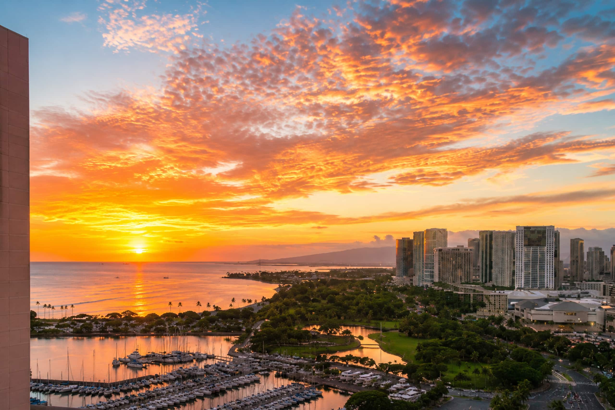 Condo in Honolulu · ★4.88 · 1 bedroom · 2 beds · 1 private bath - Image 6