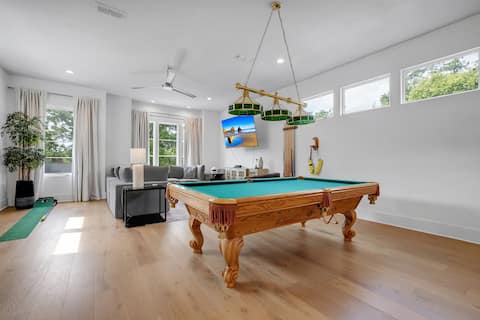 Modern Luxury House with Prime Time Convenience