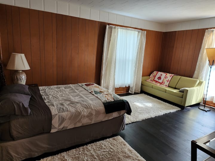 Schlafzimmer 1