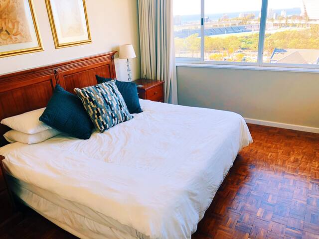 Wonderful views, spacious, secure – Green Point ☀️ gallery image 3