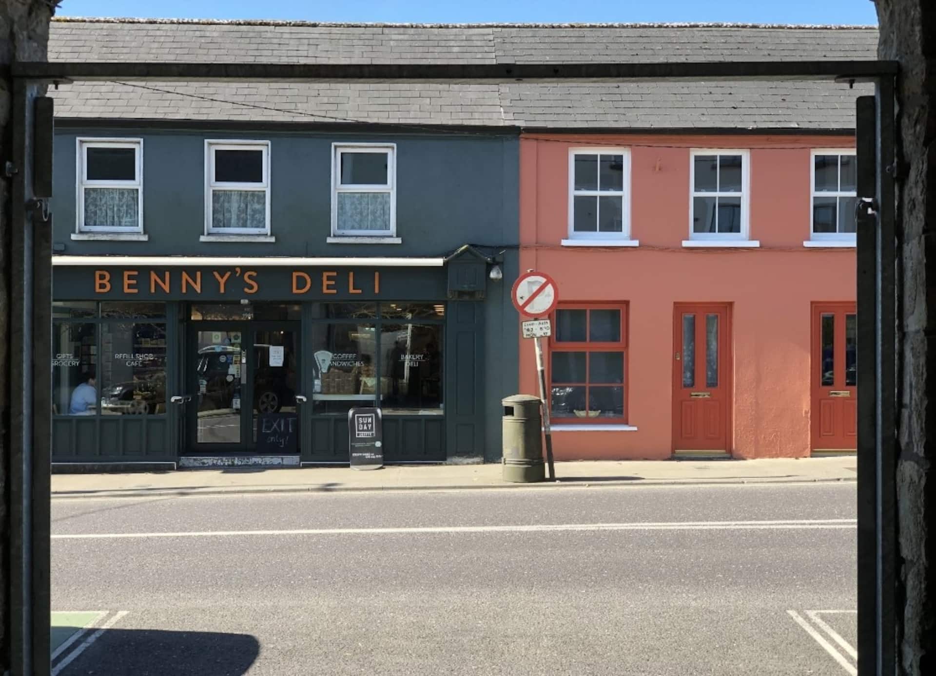 The Bakery Flat - Bright Modern Space in Castlerea