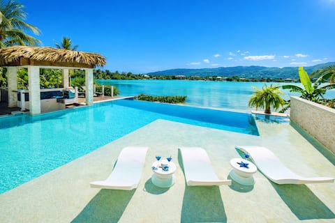 Beachfront 5BR Lux Villa Infinity Pool Ocean Views