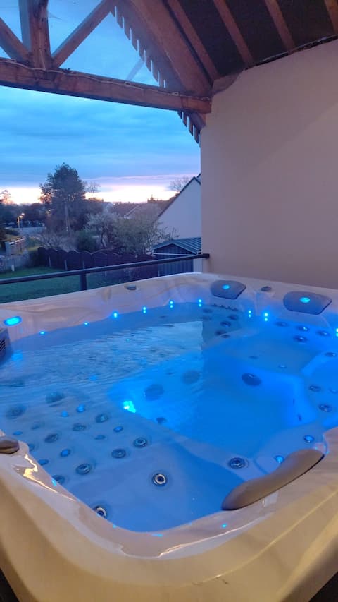 4-star villa with hot tub/spa in Mont-Saint-Michel Bay