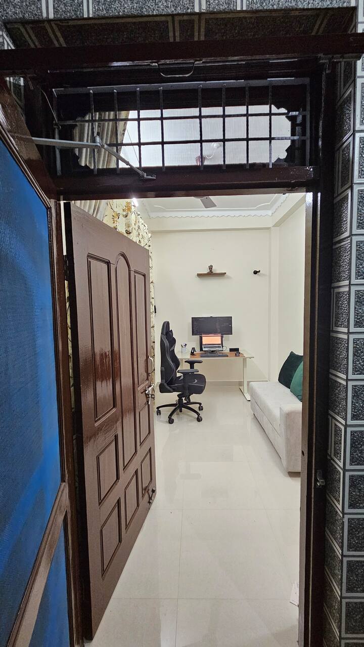 Cozy Place W/ Ergonomic Workstation & Scenic Views - Pithoragarh