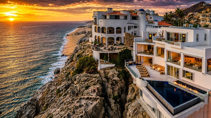 VIP Luxury | Bartender, Chef, Maid included
