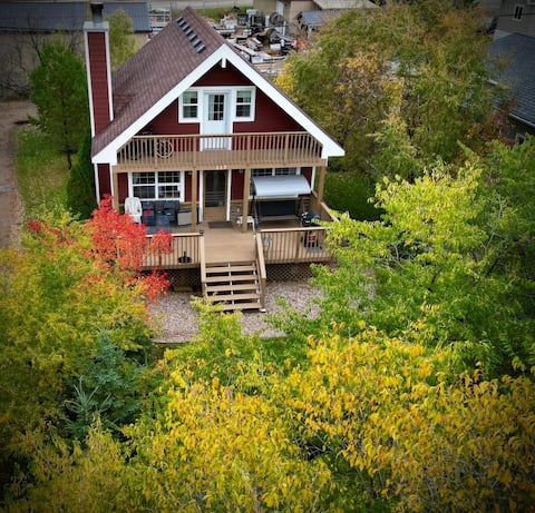 Large Cabin in a quiet town in lake county