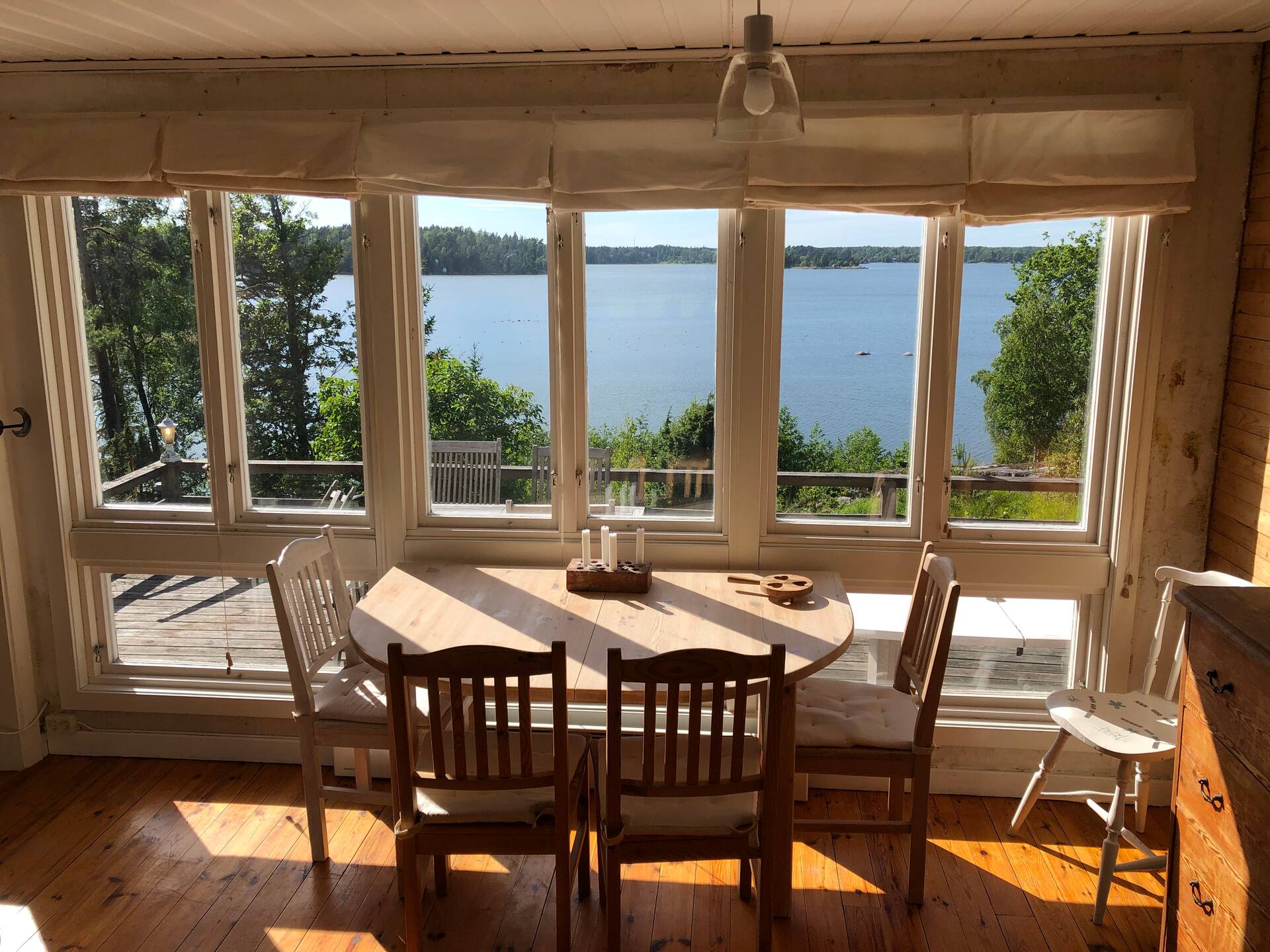 Stomnarö archipelago cottage with unique sea view.