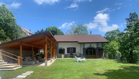 Private mountain guesthouse -45 mins to sea