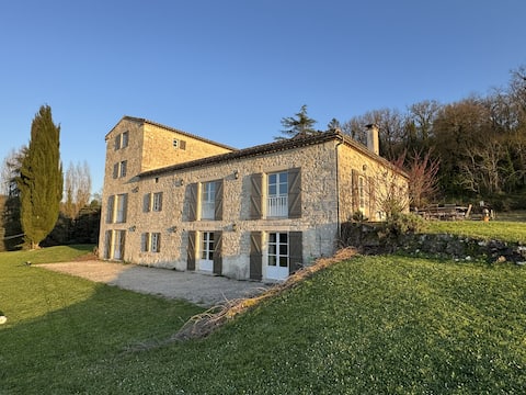Beautiful manor with unique view near Montcuq