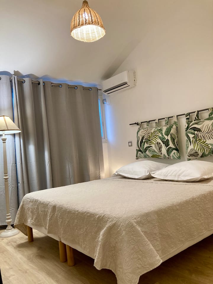 Ground floor bedroom - mattress 180 x 200 cm