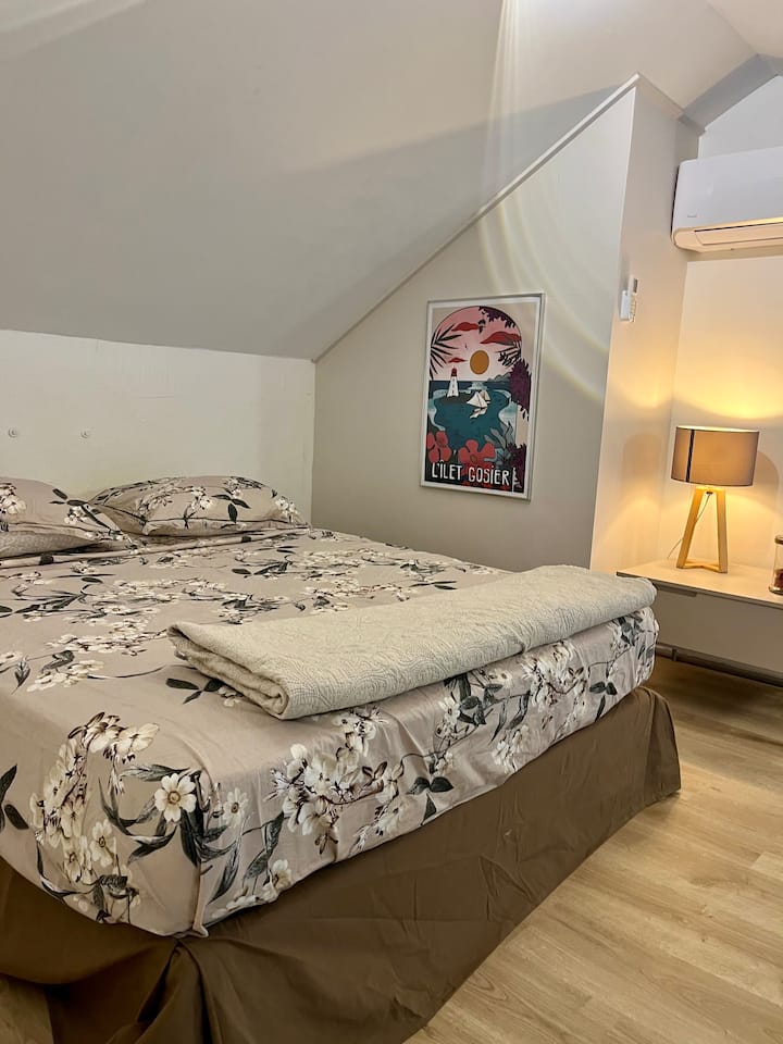 Mezzanine bedroom - mattress 140 x 190 cm