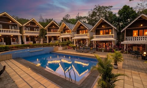 8 Bedroom Entire Resort with Private Swimming Pool