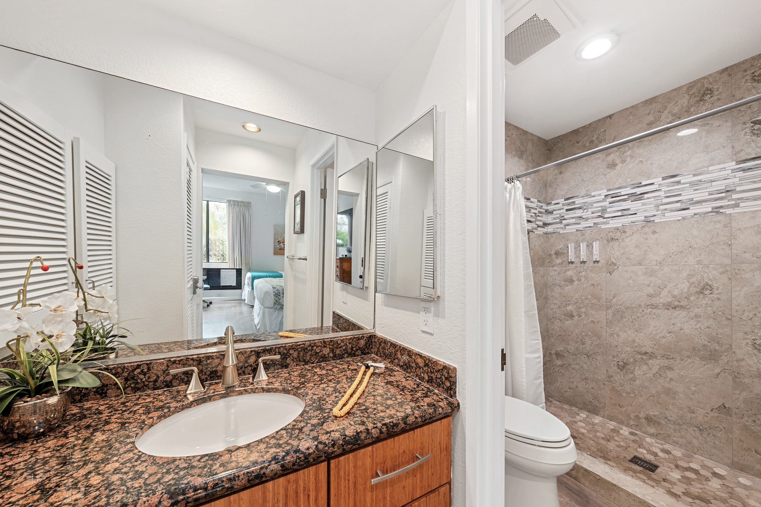 Condo in Kihei · ★4.74 · 2 bedrooms · 4 beds · 2 baths - Image 32