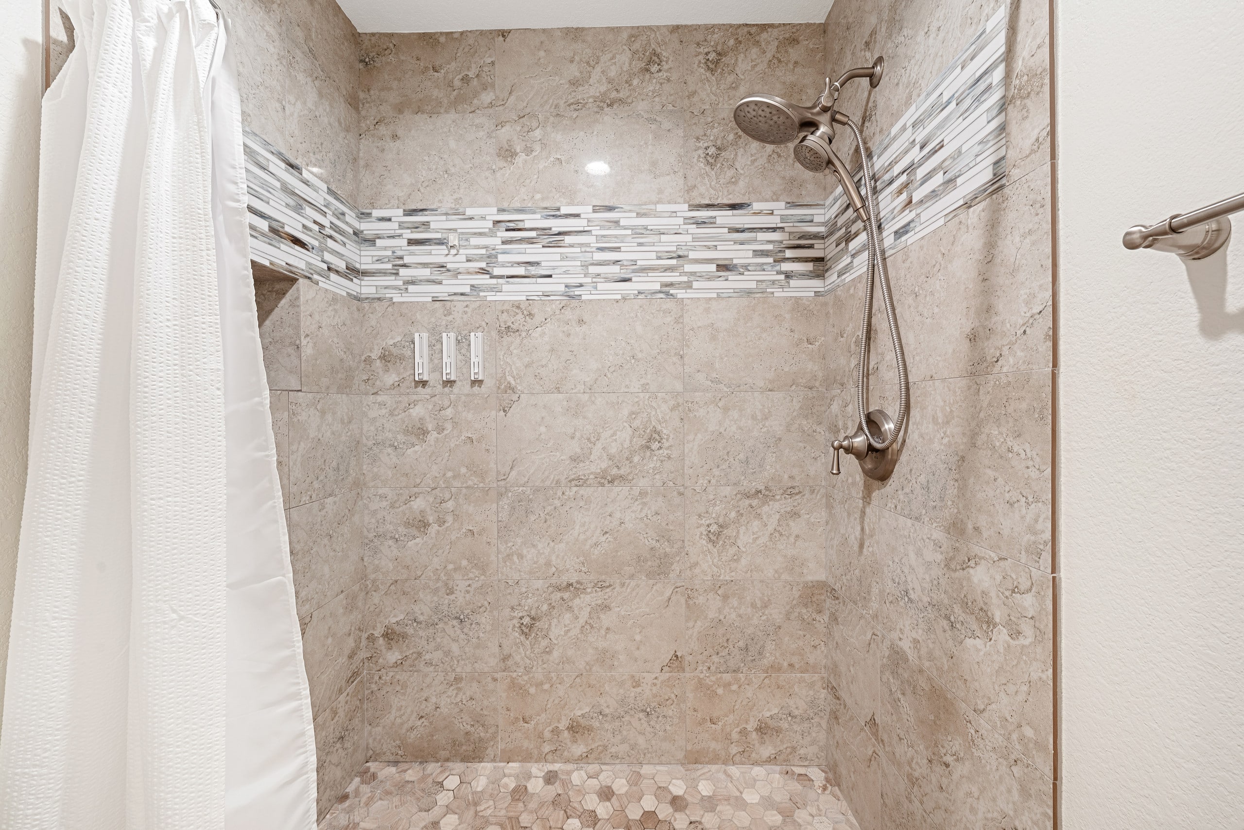 Condo in Kihei · ★4.74 · 2 bedrooms · 4 beds · 2 baths - Image 33