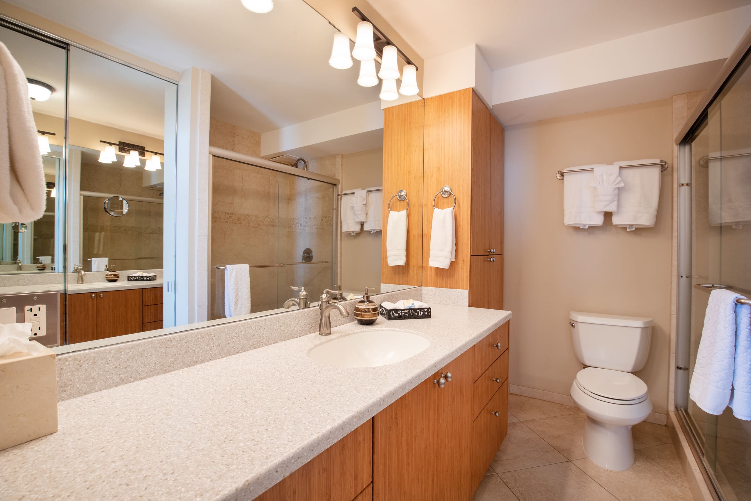 Condo in Kihei · ★4.93 · 1 bedroom · 2 beds · 1 bath - Image 14