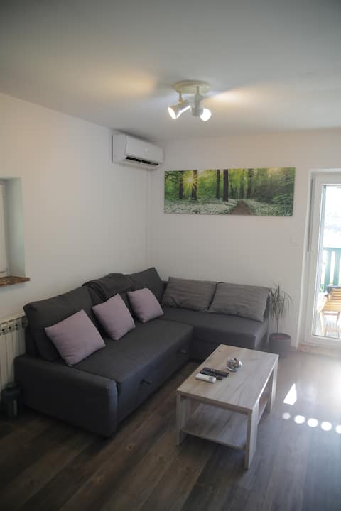 Popular Airbnb listing: Nature Escape, Jacuzzi, Sauna & Amazing Views in Sesvete