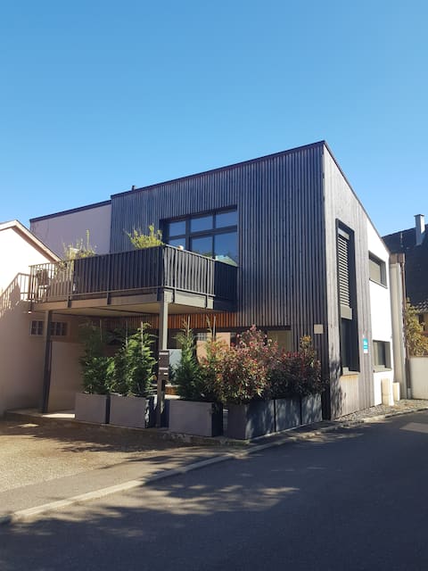 beautiful new single-story apartment with terrace