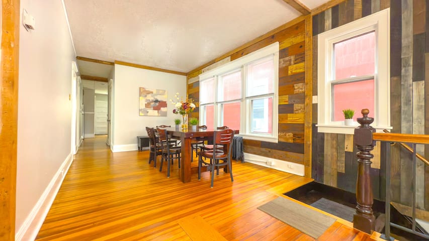*The Rustic Home* 3 Bedroom Second Floor Apartment gallery image 4