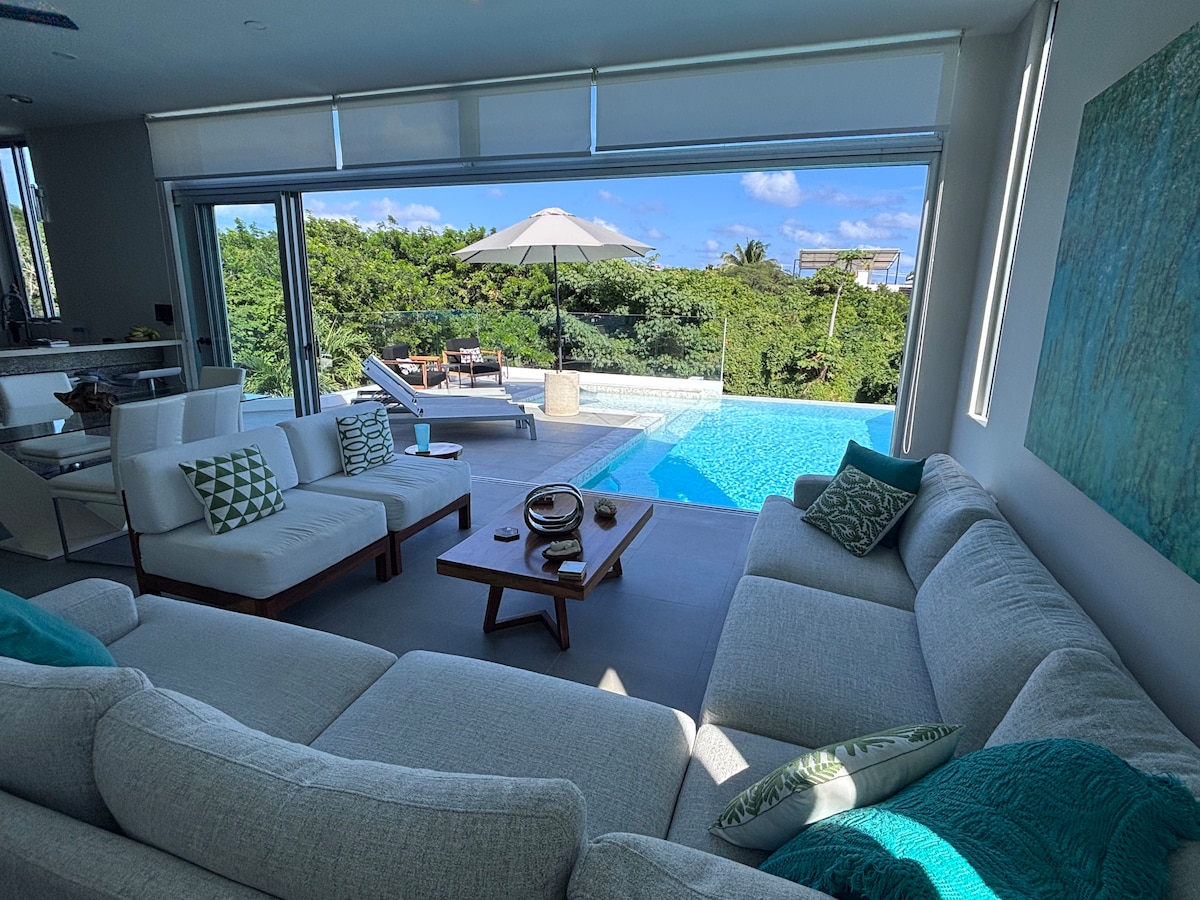 Successful Airbnb property: Villa Cascada:Lux Villa-Infinity Pool and Elevator in Isla Mujeres
