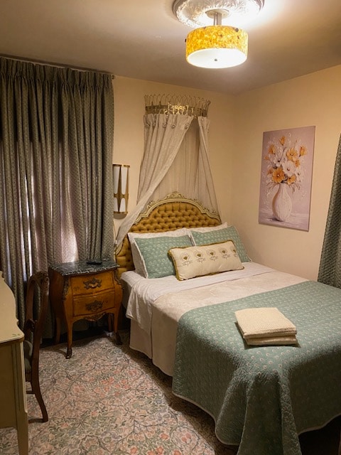 Madrac je od vrlo tvrde memorijske pjene s nadmadracem od memorijske pjene od 7,6 cm.  Kad dođete, na krevetu će biti postavljene plahte ili flanel.