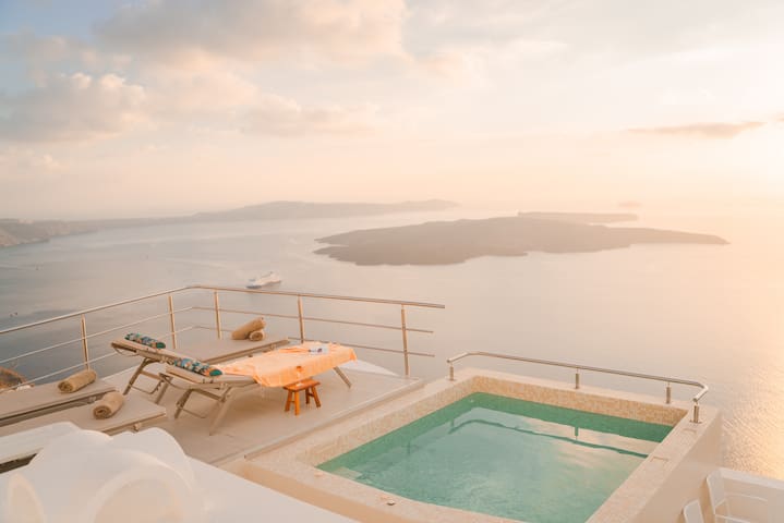 Traditional Two Bedroom Villa with Plunge Pool