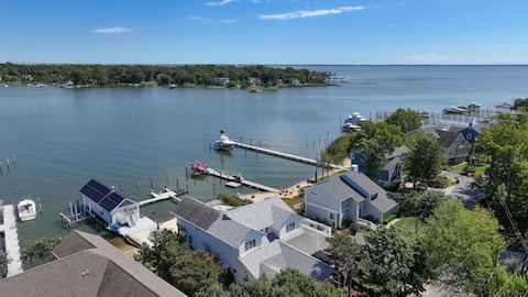 Waterfront Oasis with Private Pool, Hot Tub, Piers