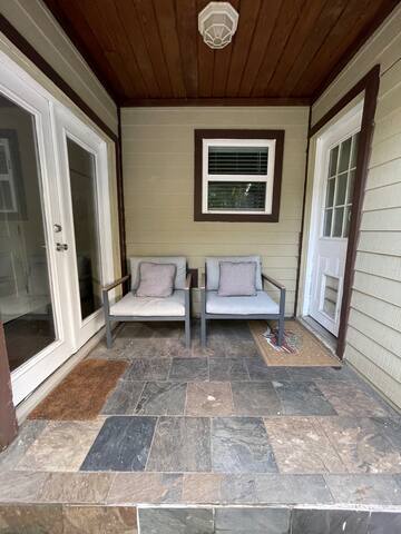 In the heart of the M streets Beautiful Tudor home gallery image 5