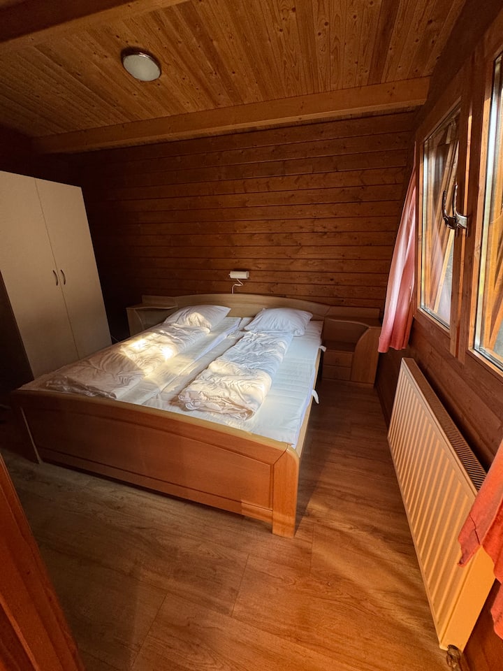 Dhomë gjumi 1