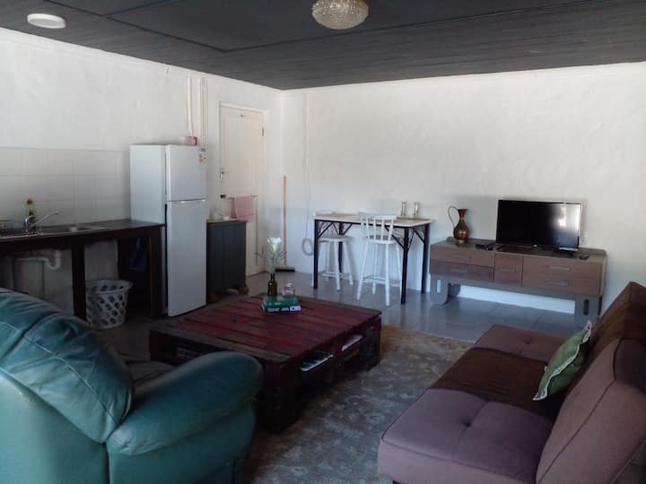 Flat @ Dollery House. Self Catering Accommodation - Port Alfred