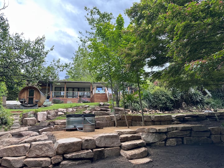 Riverfront  + Kayaks, Hot Tub, Sauna + Fire pit